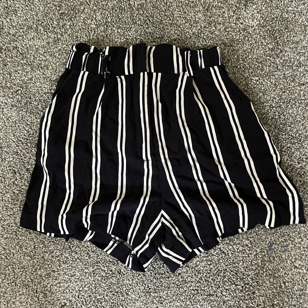H&M shorts - Picture 2 of 4